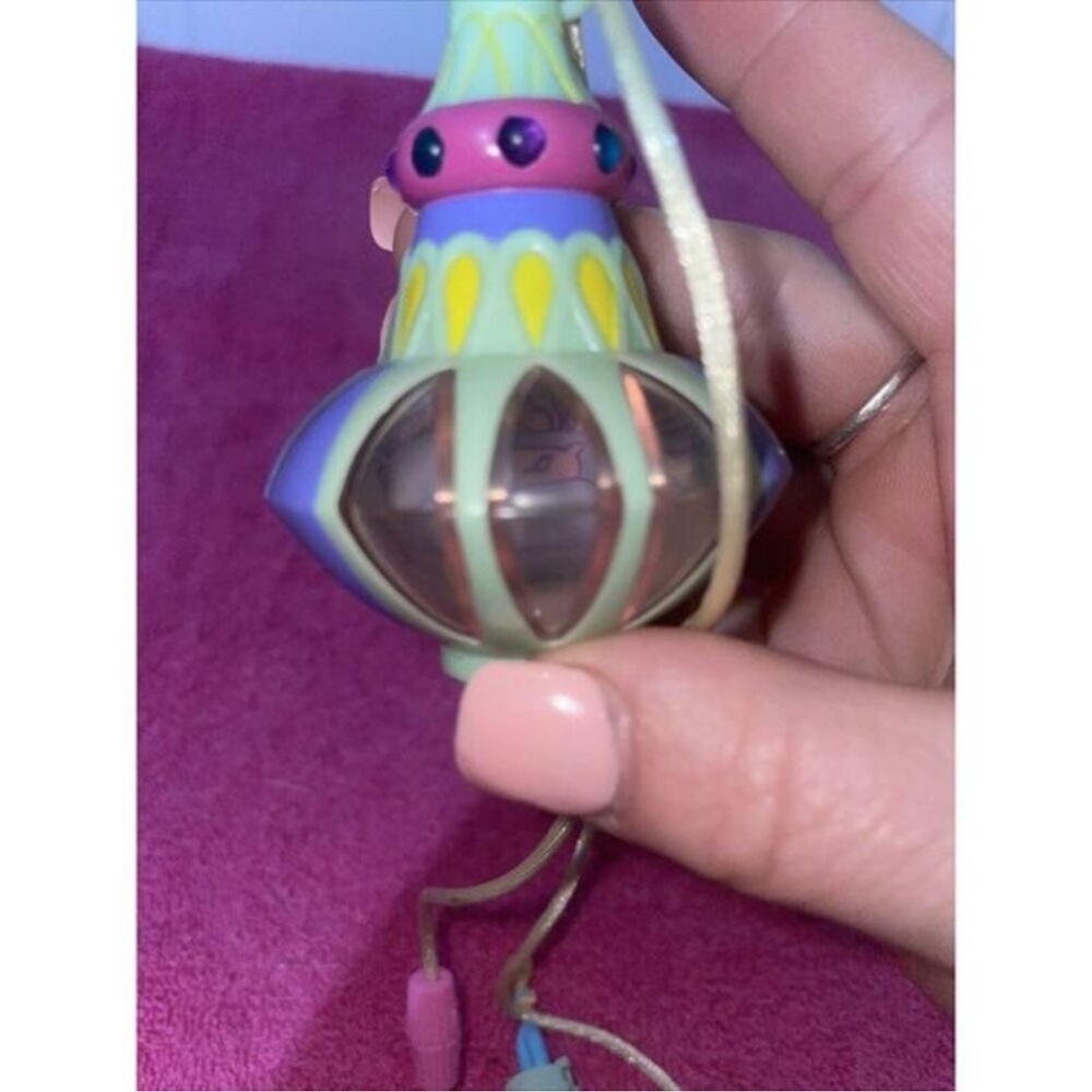 1995 TRENDMASTERS "I DREAM OF JEANNIE" LOCKET Vintage With Mini Dolll Set - Picture 8 of 8